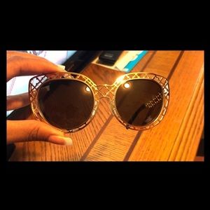PRICE IS FIRM‼️ Tory Burch Lattice Sunglasses😎